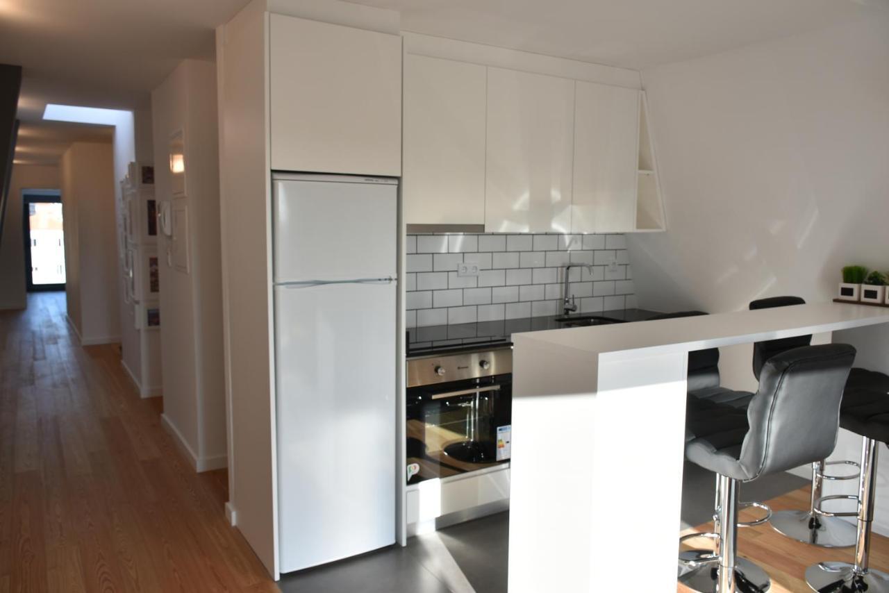 Apartamento Sunny Penthouse Whith Balcony 9min Walk Main Station