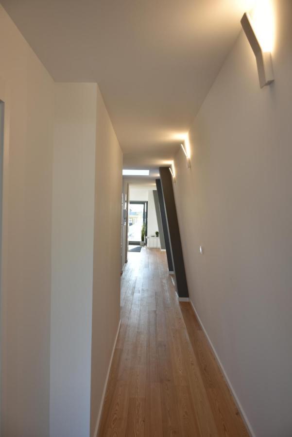 Apartamento Sunny Penthouse Whith Balcony 9min Walk Main Station Porto